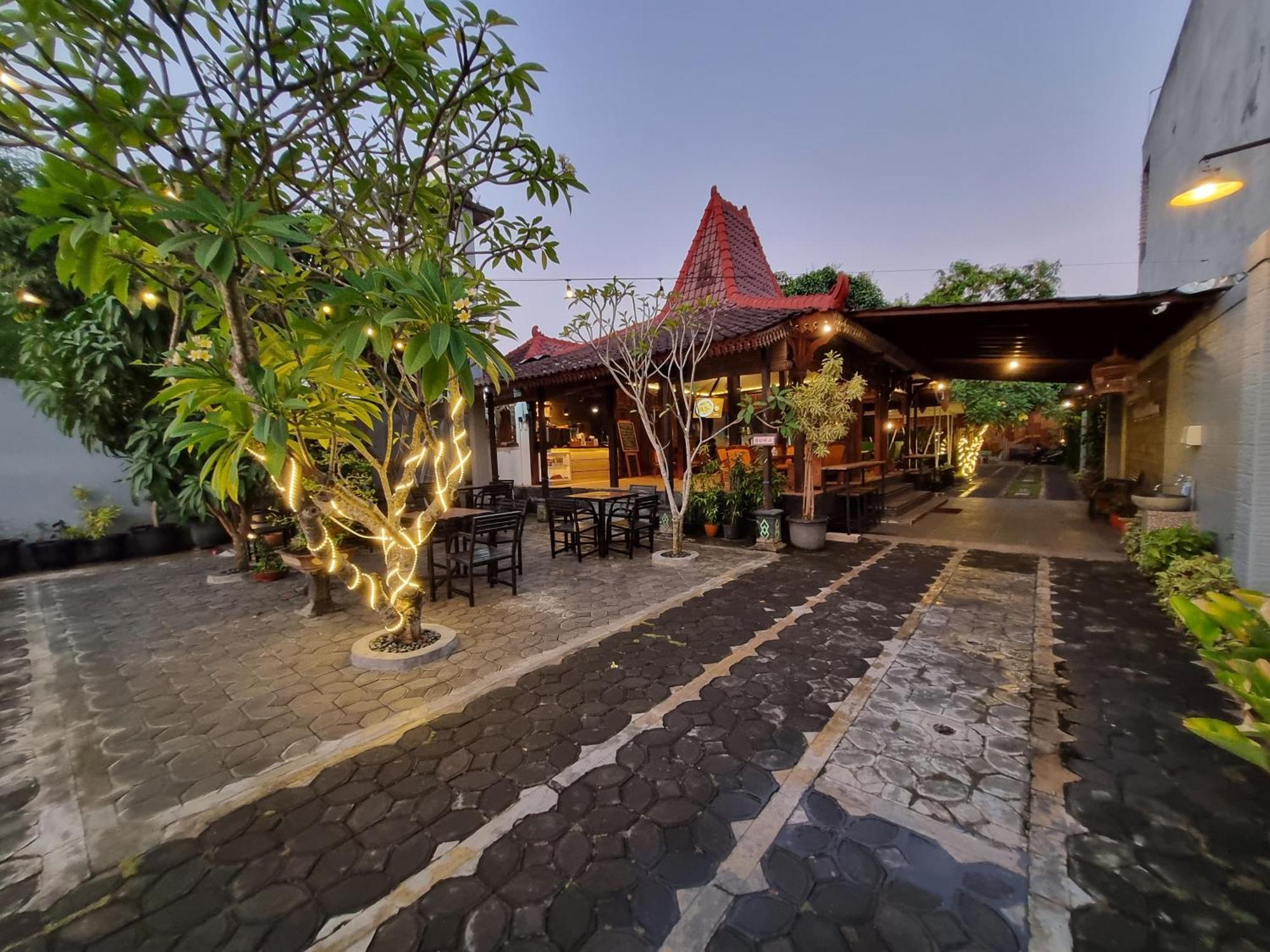Hotel Omah Nayan Maguwo Exteriér fotografie